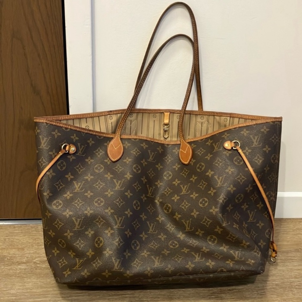 Louis Vuitton monogrammed Neverfull GM tote bag - Picture 2 of 9
